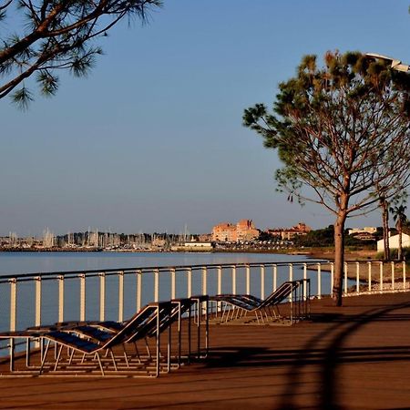 Mobilhome En Face Des Plages Hyeres Exterior photo