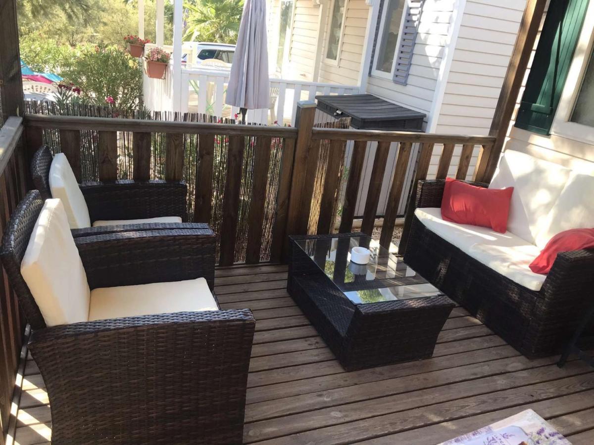 Mobilhome En Face Des Plages Hyeres Exterior photo