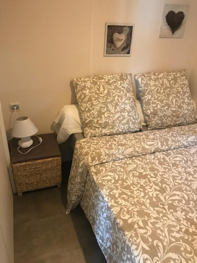 Mobilhome En Face Des Plages Hyeres Exterior photo