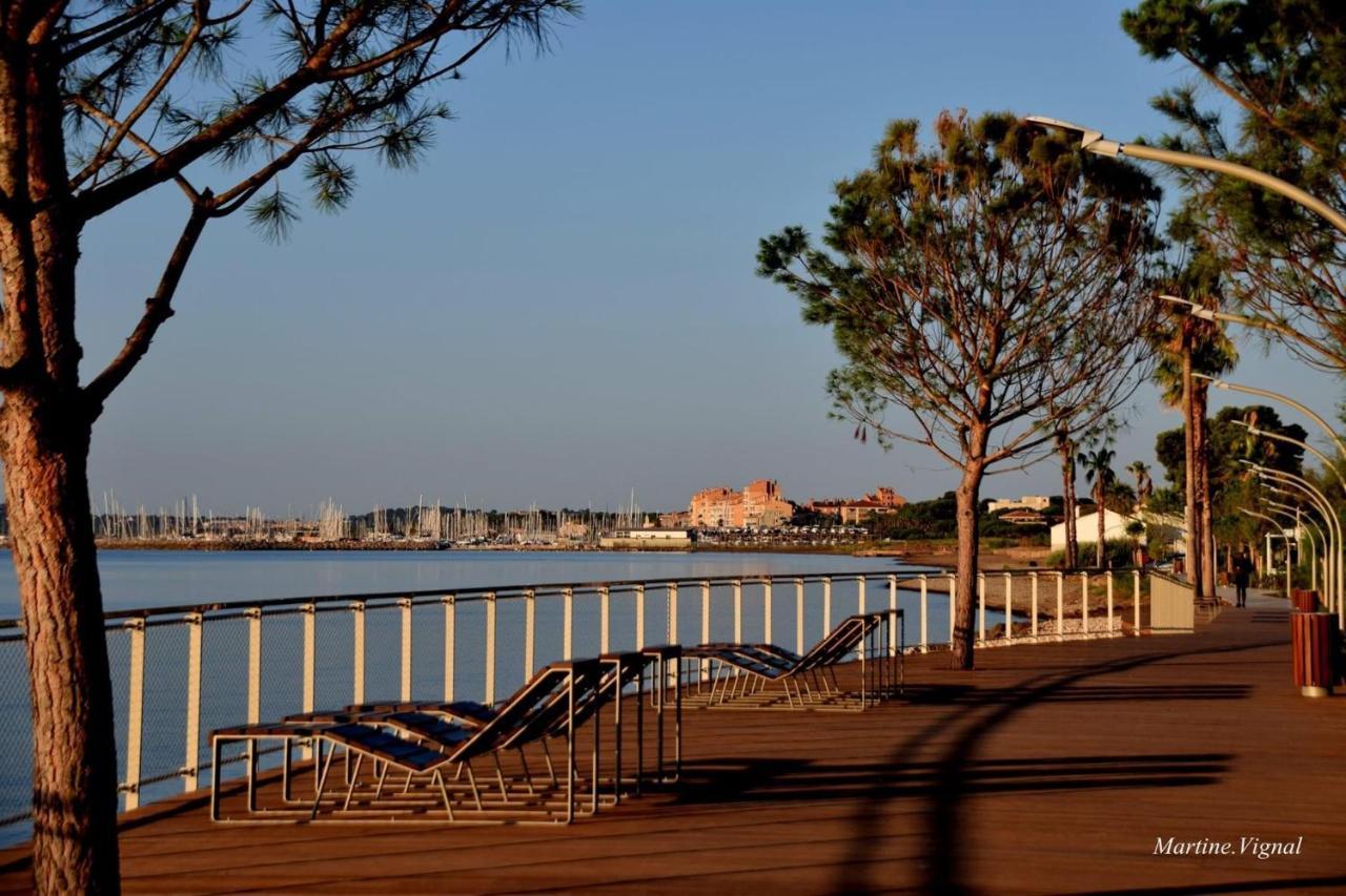 Mobilhome En Face Des Plages Hyeres Exterior photo