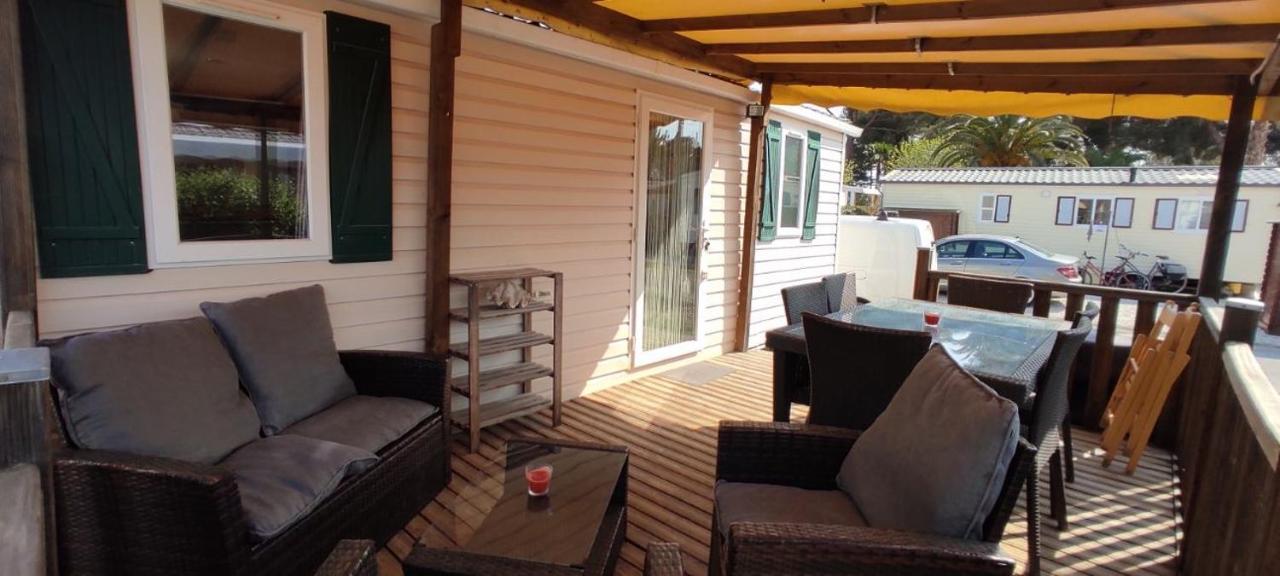 Mobilhome En Face Des Plages Hyeres Exterior photo